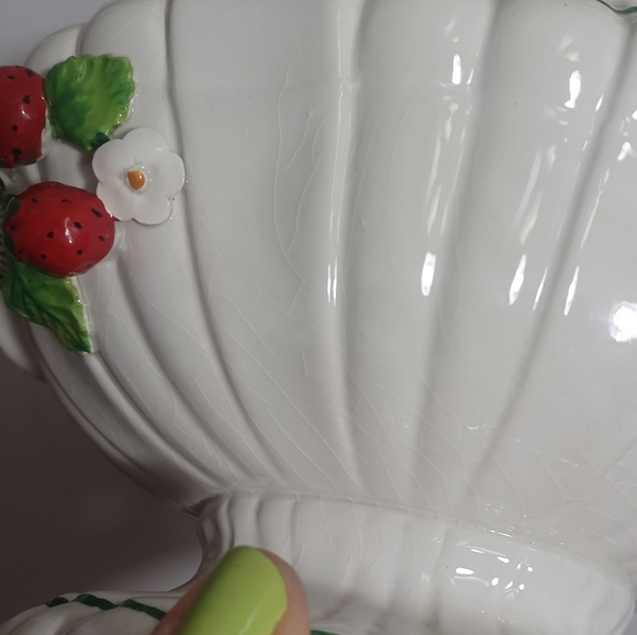 Italian Strawberry Tureen - Picture 13 of 13